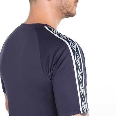Camiseta Umbro Tradicional Tape - Masculina - Foto 4