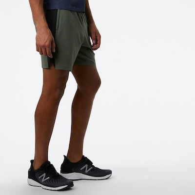 Bermuda New Balance Tenacity Logo 7" - Masculina - Foto 2