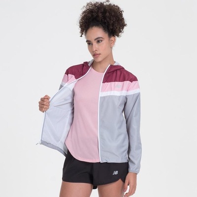 Jaqueta com Capuz Corta Vento New Balance Accelerate - Feminina - Foto 2