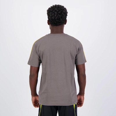 Camiseta adidas 3 Stripes - Masculina - Foto 4