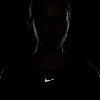 Camiseta Nike Dri-Fit One - Feminina - Foto 5