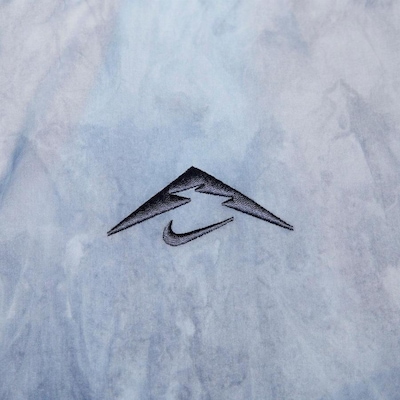 Jaqueta com Capuz Nike Trail Repel - Feminina - Foto 4
