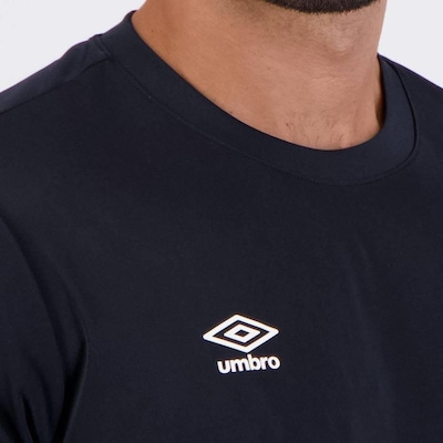 Camiseta Umbro Legacy - Masculina - Foto 5