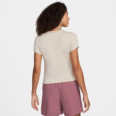 Camiseta Nike Sportswear Chill Knit - Feminina - Foto 2