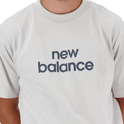 Camiseta New Balance Graphic Brand - Masculina - Foto 4