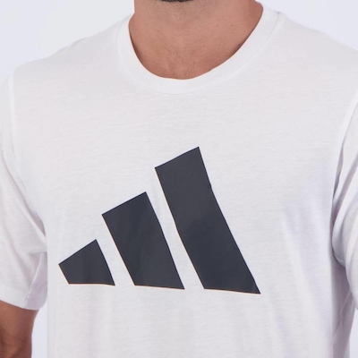 Camiseta adidas Training Essentials Logo - Masculina - Foto 5