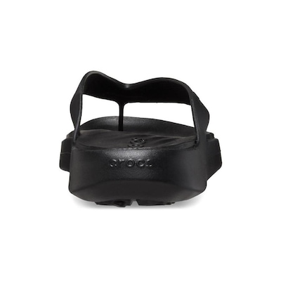 Chinelo Crocs Getaway Flip Black - Feminino - Foto 4