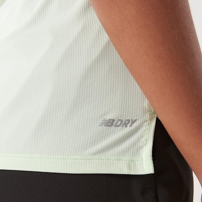 Camiseta New Balance Essentials - Feminina - Foto 4