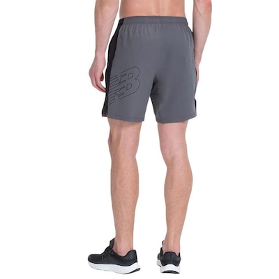 Bermuda New Balance Tenacity Logo 7 - Masculina - Foto 2