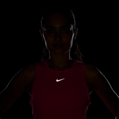 Camiseta Regata Nike Dri-Fit One - Feminina - Foto 5