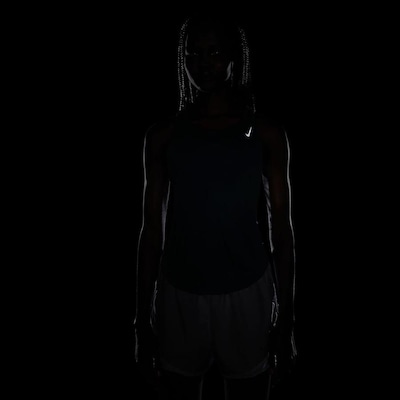 Camiseta Regata Nike Dri-Fit Fast - Feminina - Foto 2