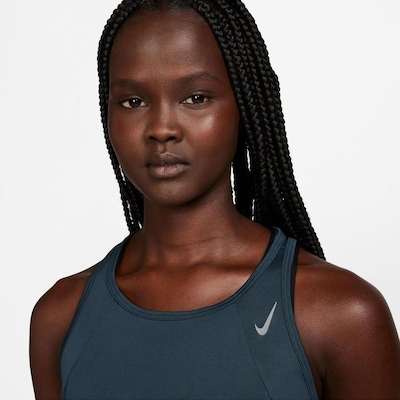 Camiseta Regata Nike Dri-Fit Fast - Feminina - Foto 4