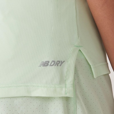 Camiseta Regata New Balance Sport Essentials - Feminina - Foto 5