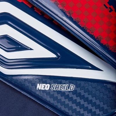 Caneleira Umbro Neo Shield Guard W/ Sleeve - Adulto - Foto 6