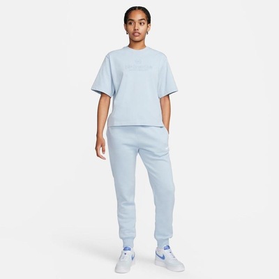 Camiseta Nike Sportswear Boxy Campus - Feminina - Foto 6
