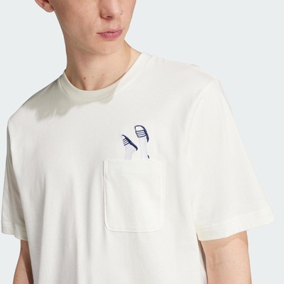 Camiseta adidas Estampada Bolso Lounge Slides - Masculina - Foto 5