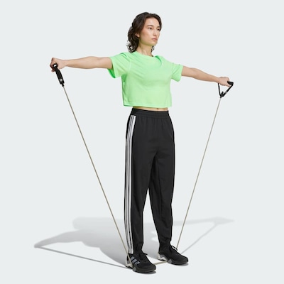 Camiseta Treino adidas Boxy Essentials - Feminina - Foto 4