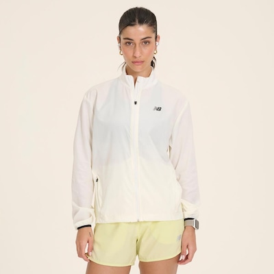 Jaqueta New Balance Corta Vento Sport Essentials - Feminina - Foto 1
