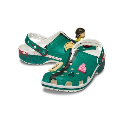 Sandália Crocs Classic Clog Squid Game Multi - Unissex - Foto 4