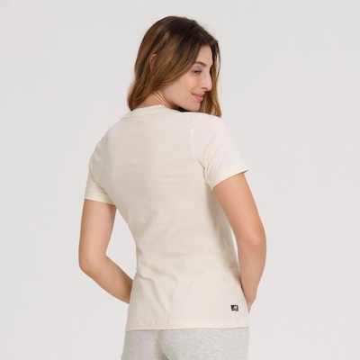 Camiseta New Balance Essentials - Feminina - Foto 3