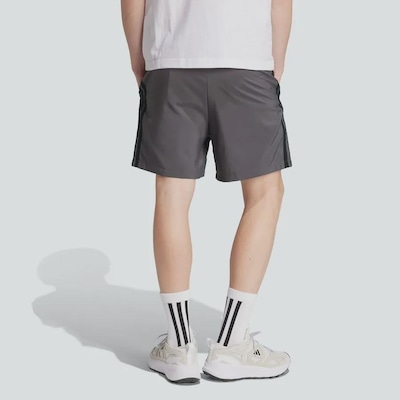 Shorts adidas Essential Três Listras Chelsea - Masculino - Foto 4