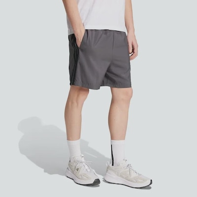 Shorts adidas Essential Três Listras Chelsea - Masculino - Foto 5