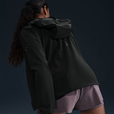 Jaqueta Nike Repel Swift - Feminina - Foto 2