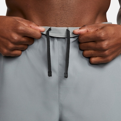 Short Nike Dri-FIT Challenger 2-in-1 - Masculino - Foto 6
