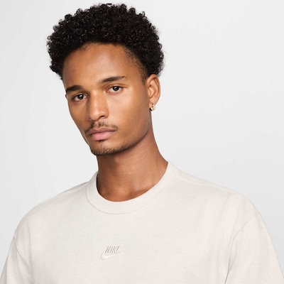 Camiseta Nike Sportswear Premium Essentials - Masculina - Foto 3