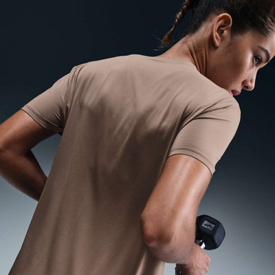 Camiseta Nike Dri-FIT One - Feminina - Foto 2