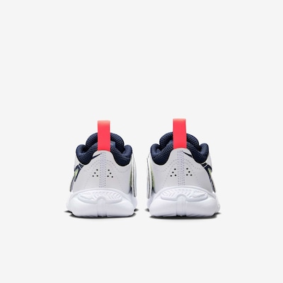 Tênis Nike Team Hustle D11 - Infantil - Foto 6