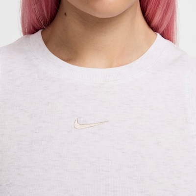 Camiseta Regata Nike Sportswear Cropped Essentials - Feminina - Foto 4