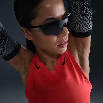 Camiseta Regata Nike Dri-Fit ADV AeroSwift - Feminina - Foto 3