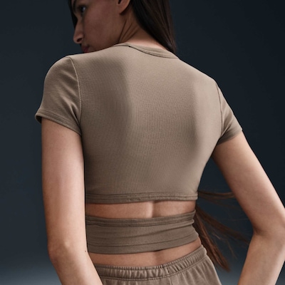 Camiseta Nike Sportswear Chill Knit - Feminina - Foto 2