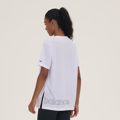 Camiseta New Balance Sport Essentials Graphic - Feminina - Foto 3