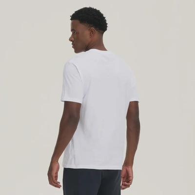 Camiseta New Balance Essentials - Masculina - Foto 4
