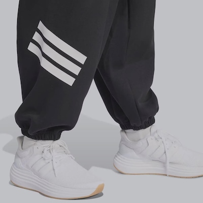 Calça Adidas Future Icon Parachute - Feminina - Foto 4