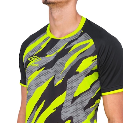 Camiseta Umbro Artillery - Masculina - Foto 2