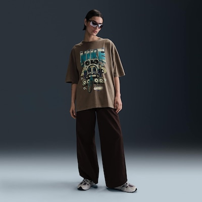 Camiseta Nike Sportswear Essential - Feminina - Foto 1