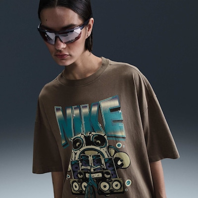 Camiseta Nike Sportswear Essential - Feminina - Foto 3