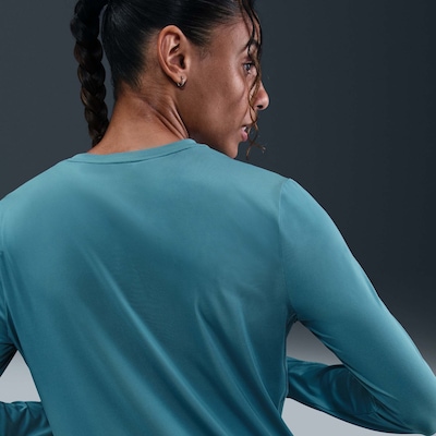 Camiseta Manga Longa Nike Dri-FIT One - Feminina - Foto 2