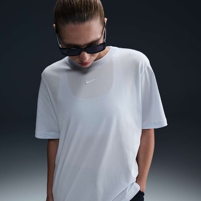 Camiseta Nike Sportswear - Feminina - Foto 1