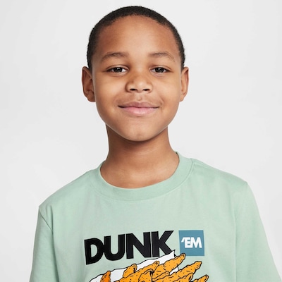 Camiseta Nike Sportswear Dunk - Infantil - Foto 4