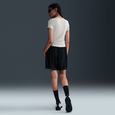 Camiseta Nike Sportswear Essential GRX Feminina - Foto 4