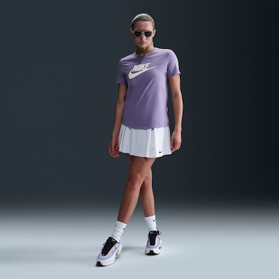Camiseta Nike Sportswear Essentials Feminina - Foto 4