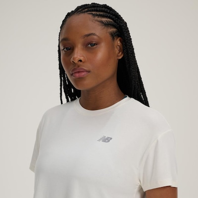 Camiseta New Balance Cropped Drapey - Feminina - Foto 4