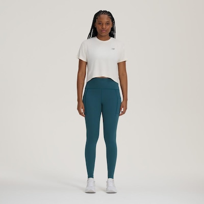 Camiseta New Balance Cropped Drapey - Feminina - Foto 5