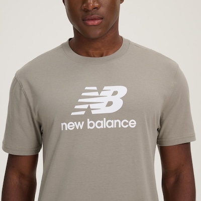 Camiseta New Balance Chalk Board Logo - Masculina - Foto 4