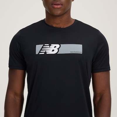 Camiseta New Balance Box Performance - Masculina - Foto 4