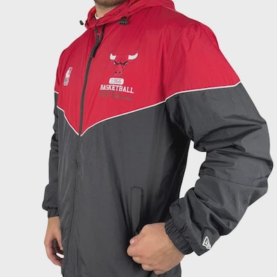 Jaqueta Corta Vento Masculina New Era Chicago Bulls Club House - Foto 5